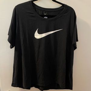 Black Nike Baby Cropped Tee 🖤